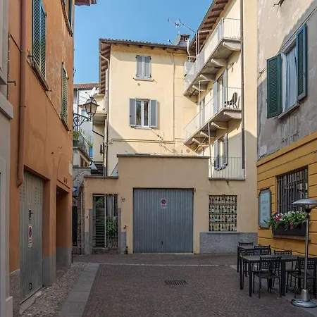 Lägenhet In Centro Storico A Due Passi Dal Cernobbio